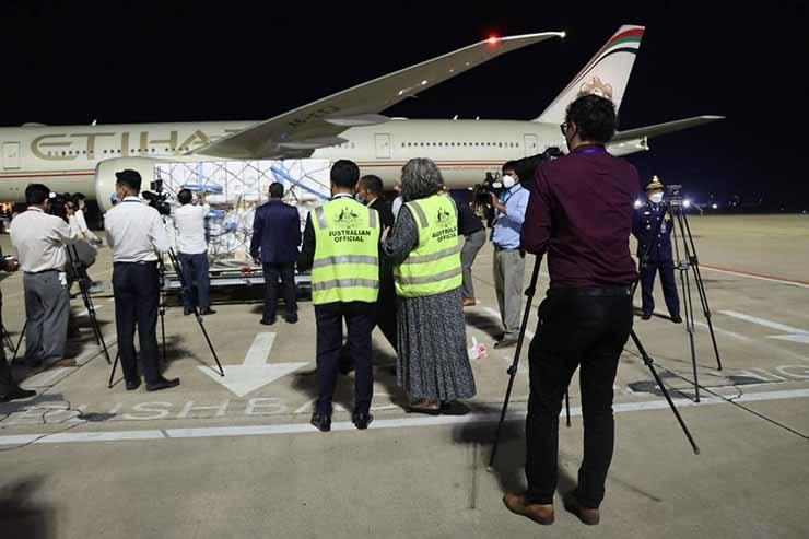arrivée de vaccins pfizer d'australie.jpg