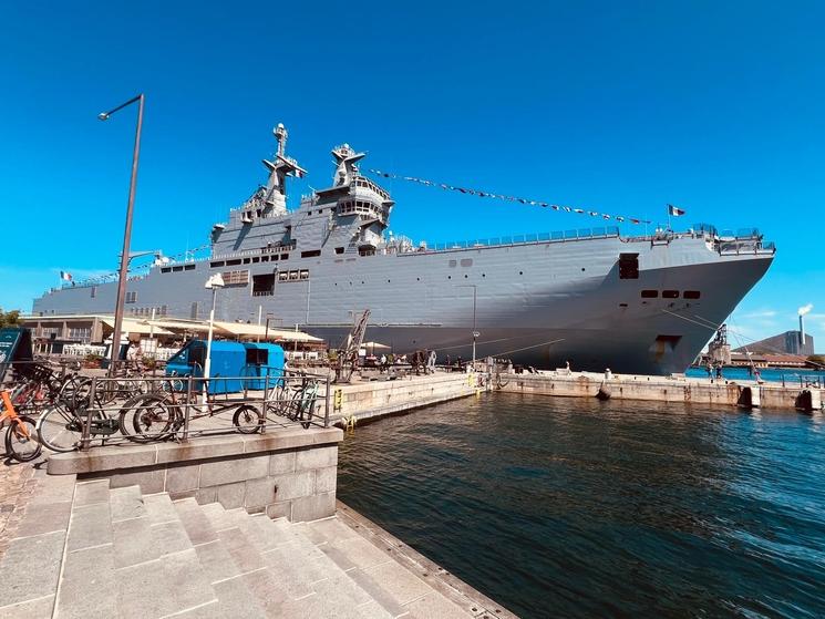 arrivée du porte avion français à Copenhague