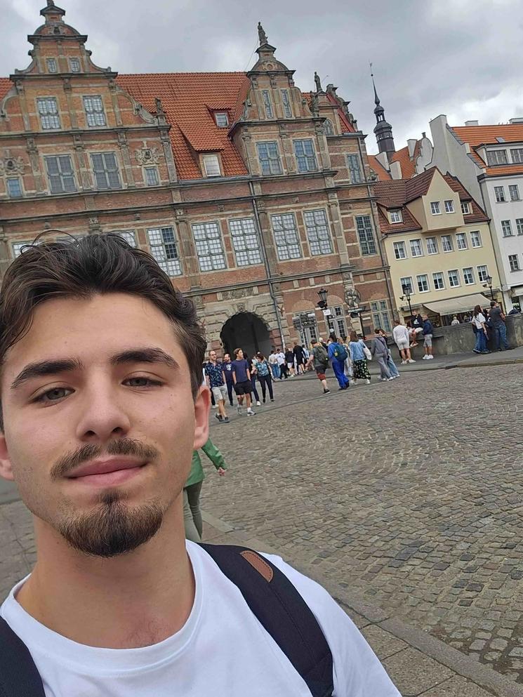 Dorian dans la vieille ville de Gdańsk ©Dorian