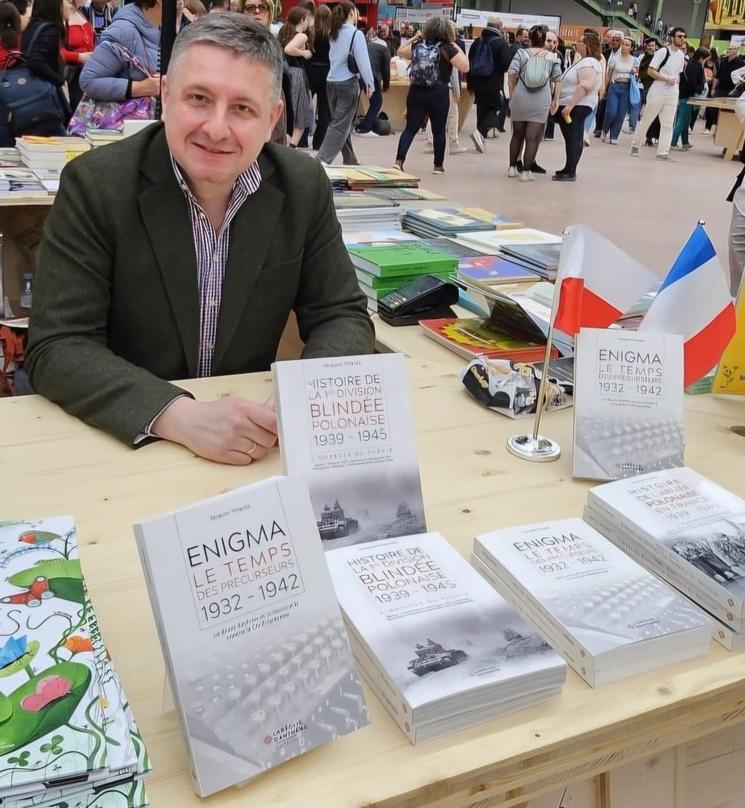 Jacques Wiacek lors d'une séance de signature ©Jacques Wiacek