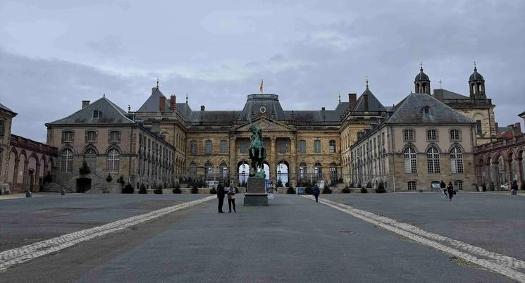 Château de Lunéville depuis la cour ©Ethan Sebban