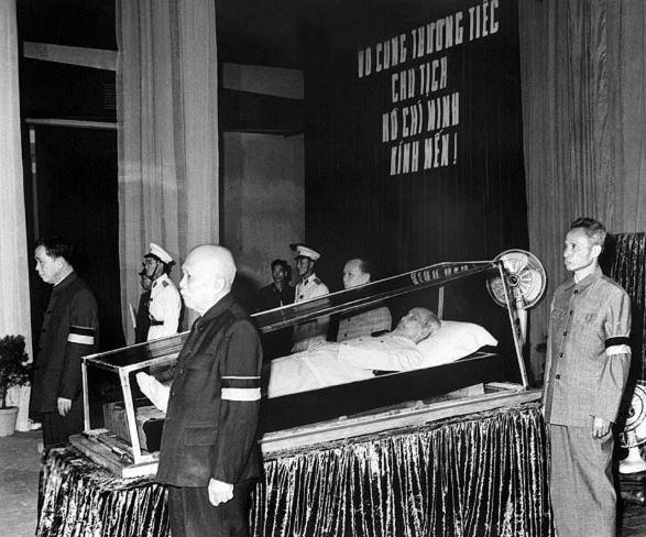 Autour de la dépouille de Ho Chi Minh