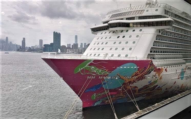 avant du bateau de croisière à Hong Kong