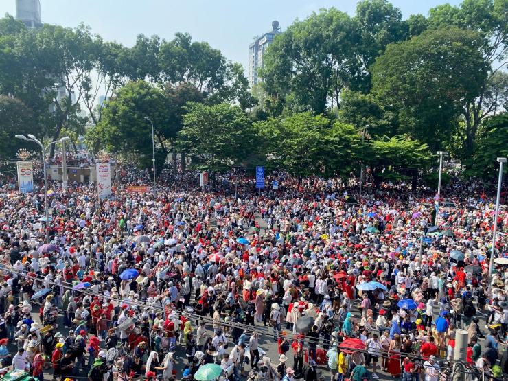 Une avenue du District 1 de Hô Chi Minh-Ville, en marge de la parade militaire.