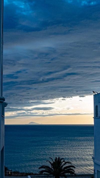 balcon sur mer amel ghroum expo tunisie.jpeg (179.12 Ko)