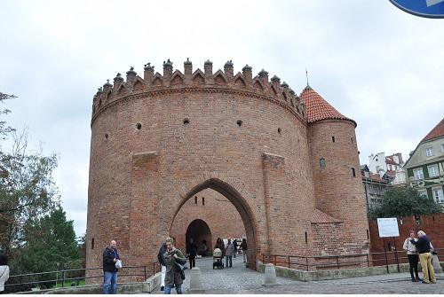 Varsovie Barbacane