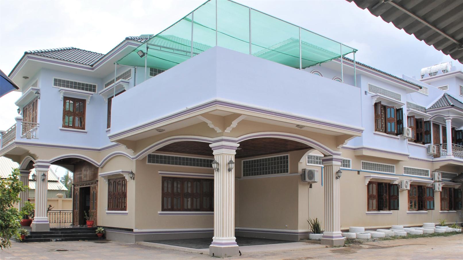 ecole battambang francaise cambodge