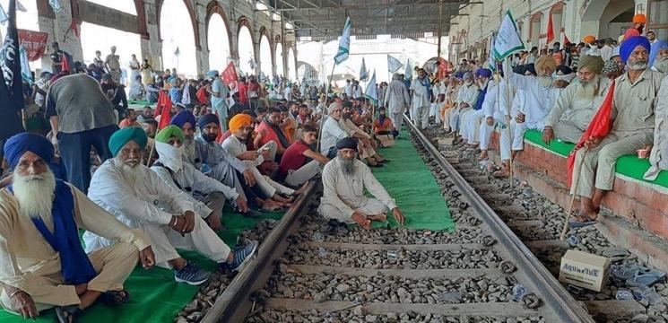 blocus india inde trains farmers