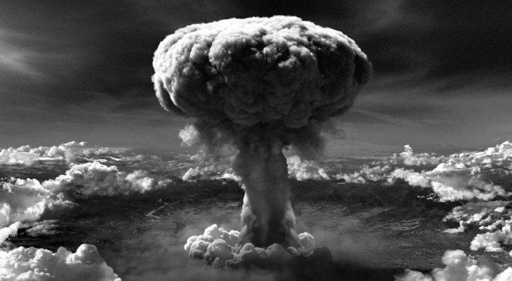 Bombardements nucléaires sur Hiroshima et Nagasaki au Japon