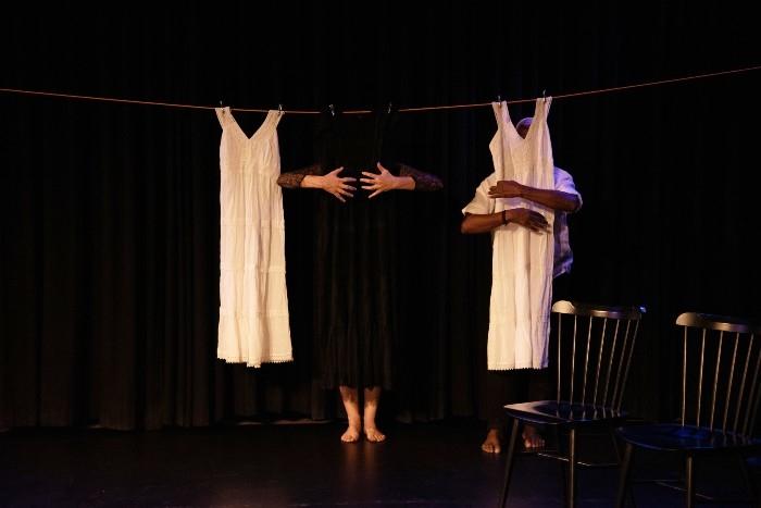 Scène de S.Thala de la Compagnie Anette Leday/Keli