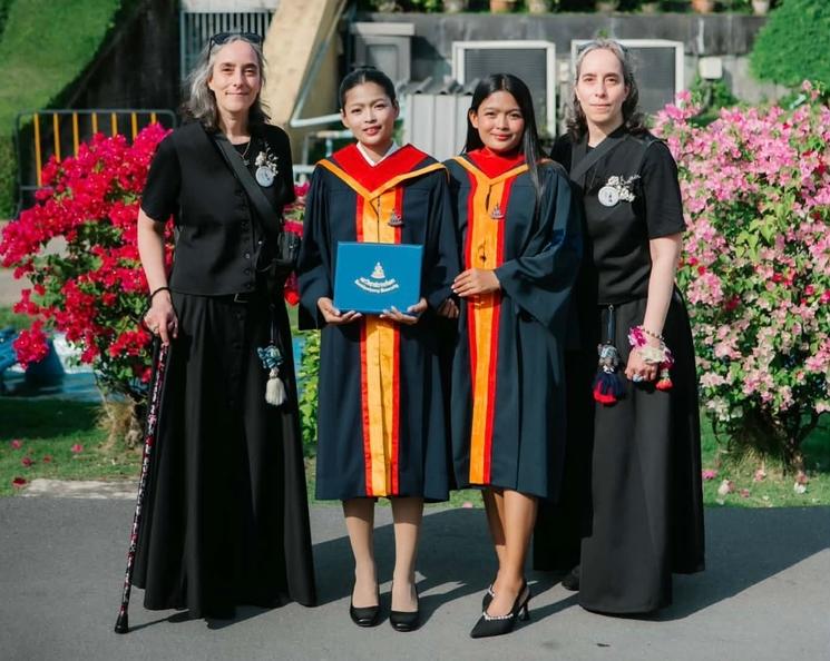 Filleulles de Natacha school et leurs marraines