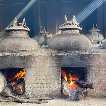 processus de distillerie d'un parfum