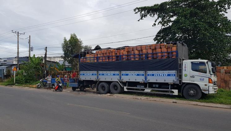 Camion de transport des poteries vers d'autres regions du Vietnam