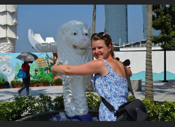Capucine Canonne à Singapour lors d'un voyage touristique en 2012 avec son conjoint