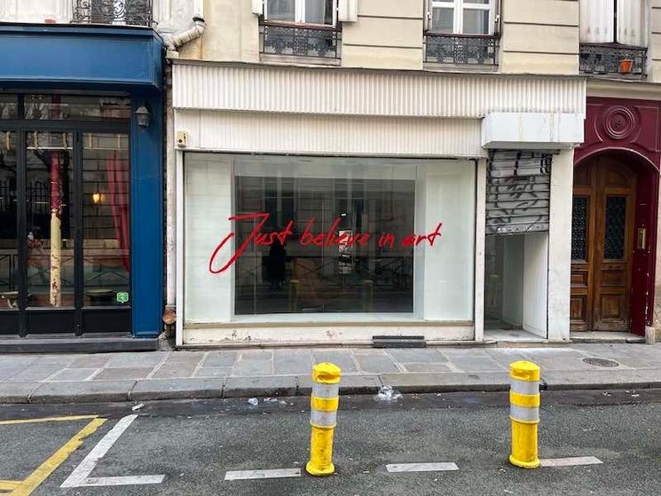 believe-in-art-vitrine-france-rue