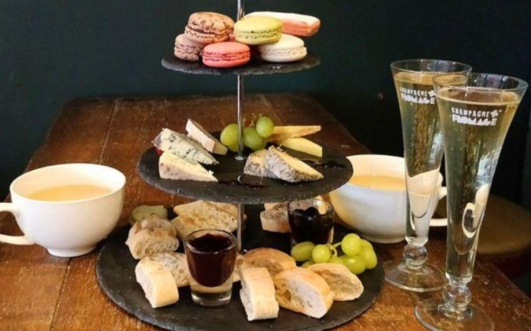 champagne and fromage