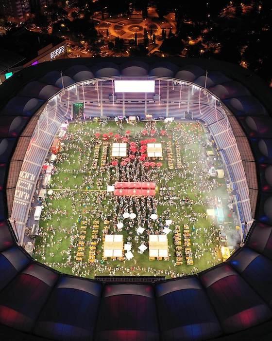 le stade cuitat de Valencia qui acceuille la compétion Champions burger
