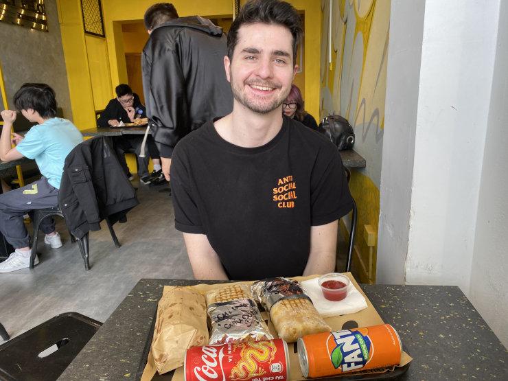 Client français dans l'enseigne mexicaine au Vietnam