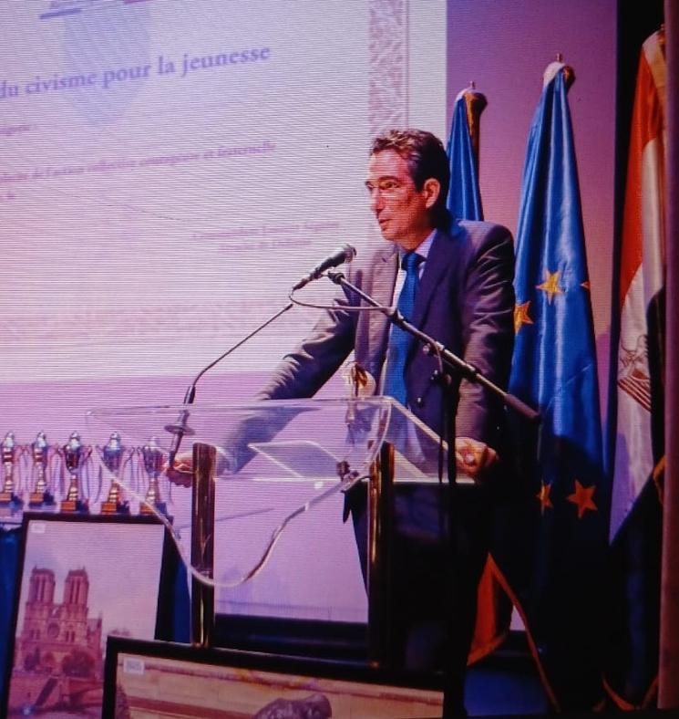 Monsieur David Sadoulet, le conseiller culturel, lors de son discours sur scène