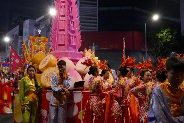 deguisements et costumes colores