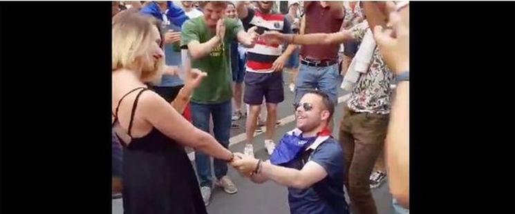 la jeune femme a dit non sur les champs élysées