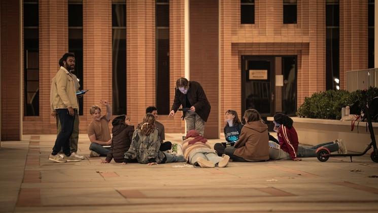 des étudiants sur un campus international