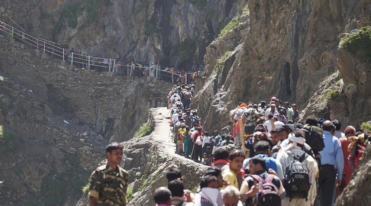 Yatra of Amarnath. Image : wikipedia CC