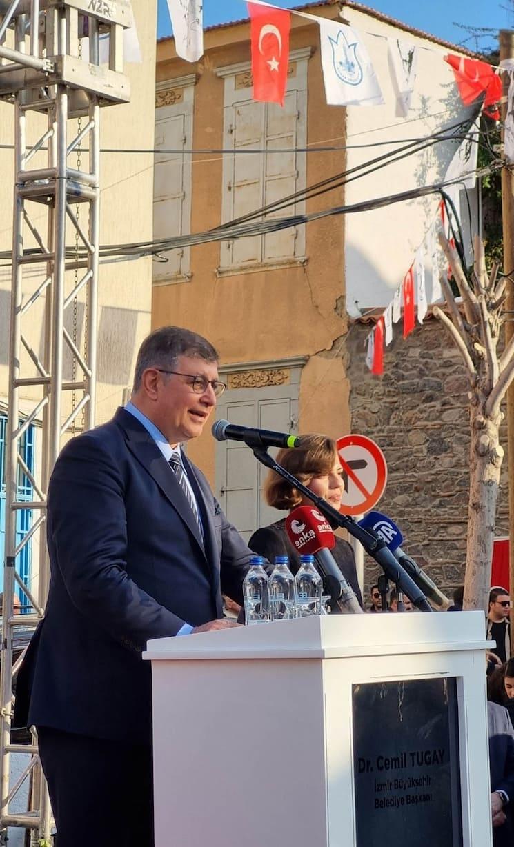 Cemil Tugay, maire d’Izmir, lors de son discours pendant l’inauguration de la crèche gratuite à Konak, Izmir.