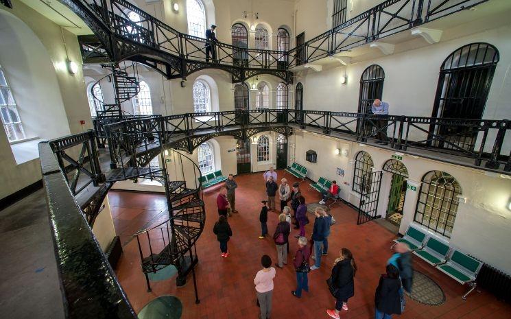 Une nouvelle distillerie ouvre dans l'historique prison de Belfast