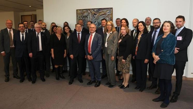 don farrell ministre du commerce en australie à l'ambassade de France