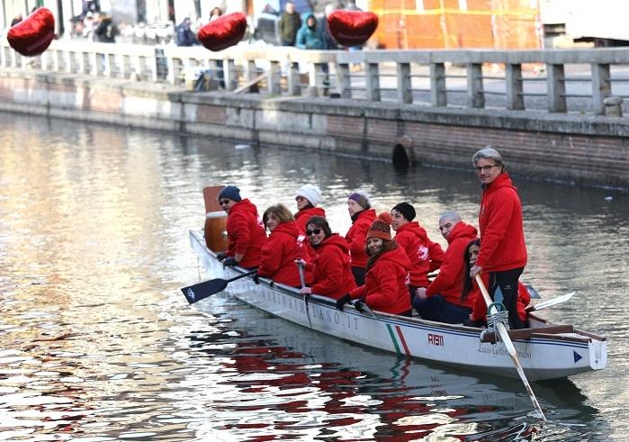 dragon boat sur les navigli de milan