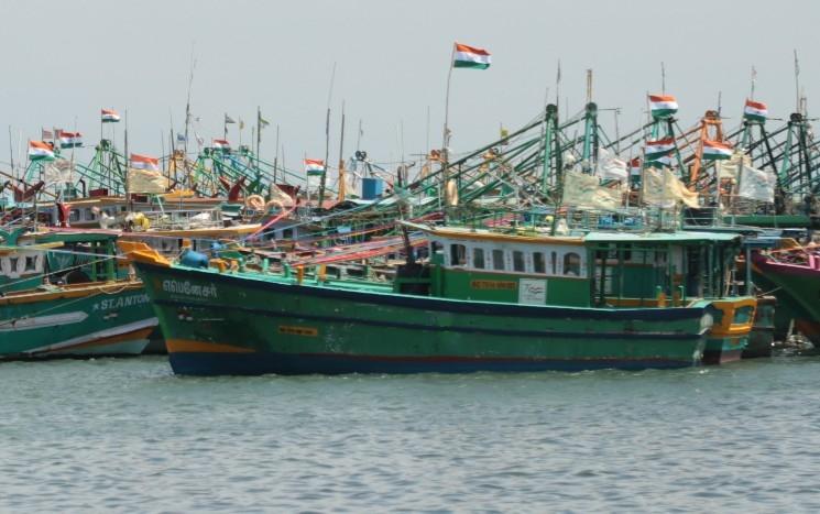 Bateaux de pêche battant pavillon indien