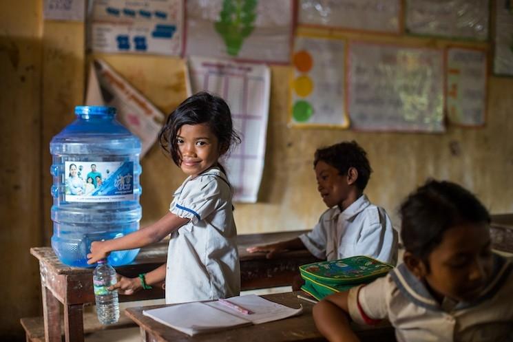 Écolière (crédit : 1001fontaines)