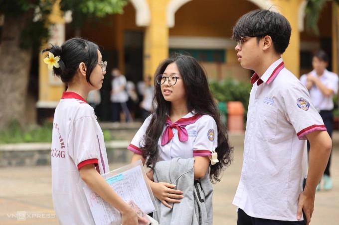 élèves du lycée Trung Vuong de Hô-Chi-Minh-Ville