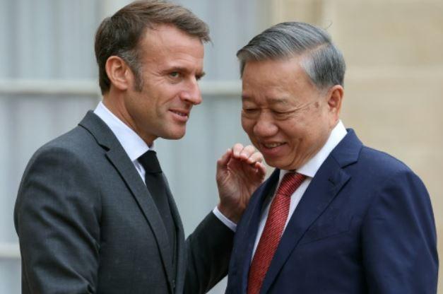 Emmanuel Macron et To Lâm à Paris en octobre 2024
