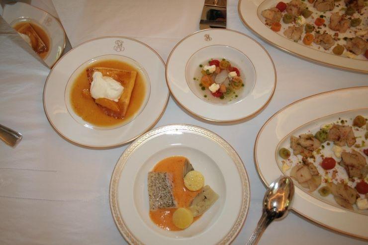 L’entrée, le plat et le dessert, réalisés par les groupes durant les ateliers de cuisine