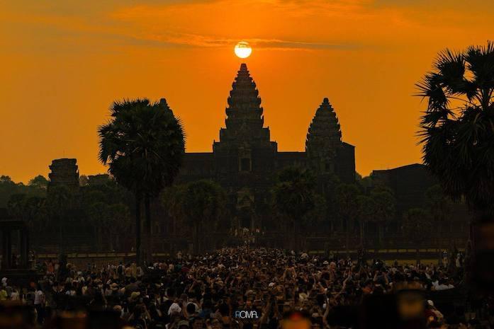 equinoxe à Angkor.jpg (114.33 Ko)