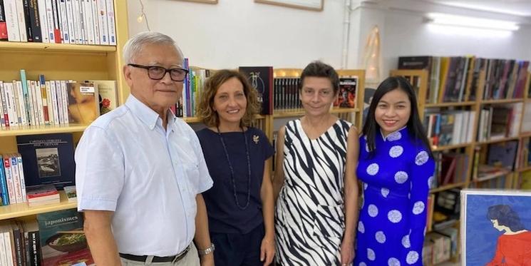 equipe de gestion de la librairie française d'ho chi minh ville