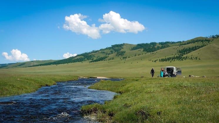 Un paysage en Mongolie que l'on peut traverser en vacances à dos de cheval