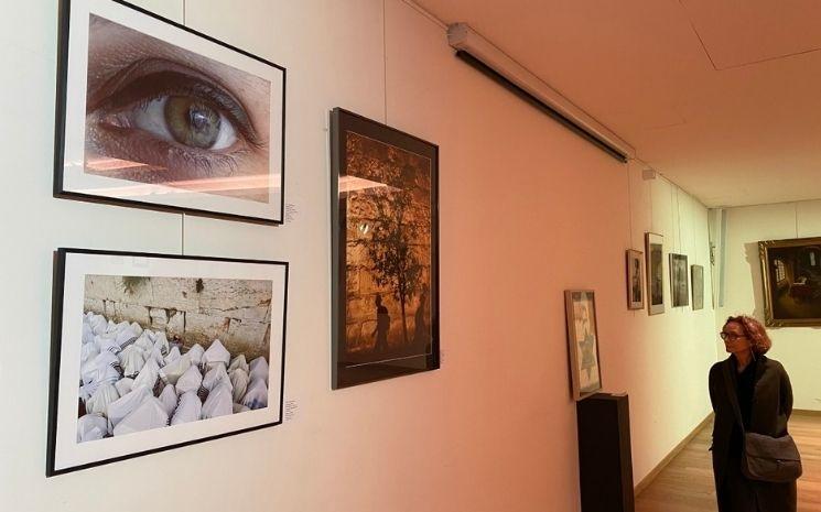 Le Centre Européen du Judaïsme (CEJ), à Paris, a décidé d’accueillir du 19 février jusqu’au 15 mars des artistes Français et Israéliens pour une exposition caritative organisée par la Galerie Brodsky