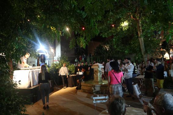 Fête de la musique 2019 avec beaucoup de monde à l'institut français