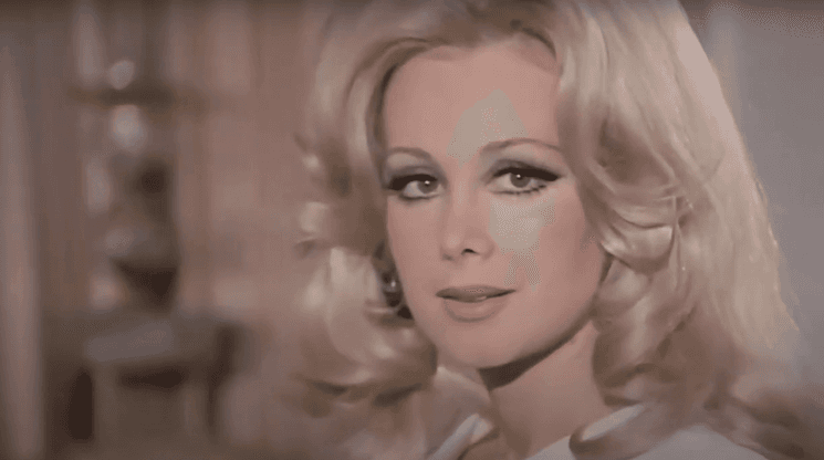 Filiz Akın dans ses jeunes années, grande actrice du cinéma turc des années 60