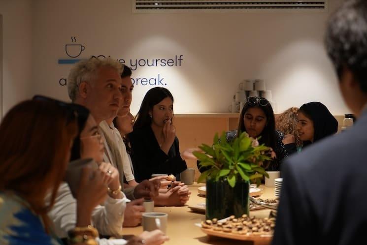 Délégués du Film Diplomacy Premiere 2025 échangeant lors d’une session de networking à Istanbul.