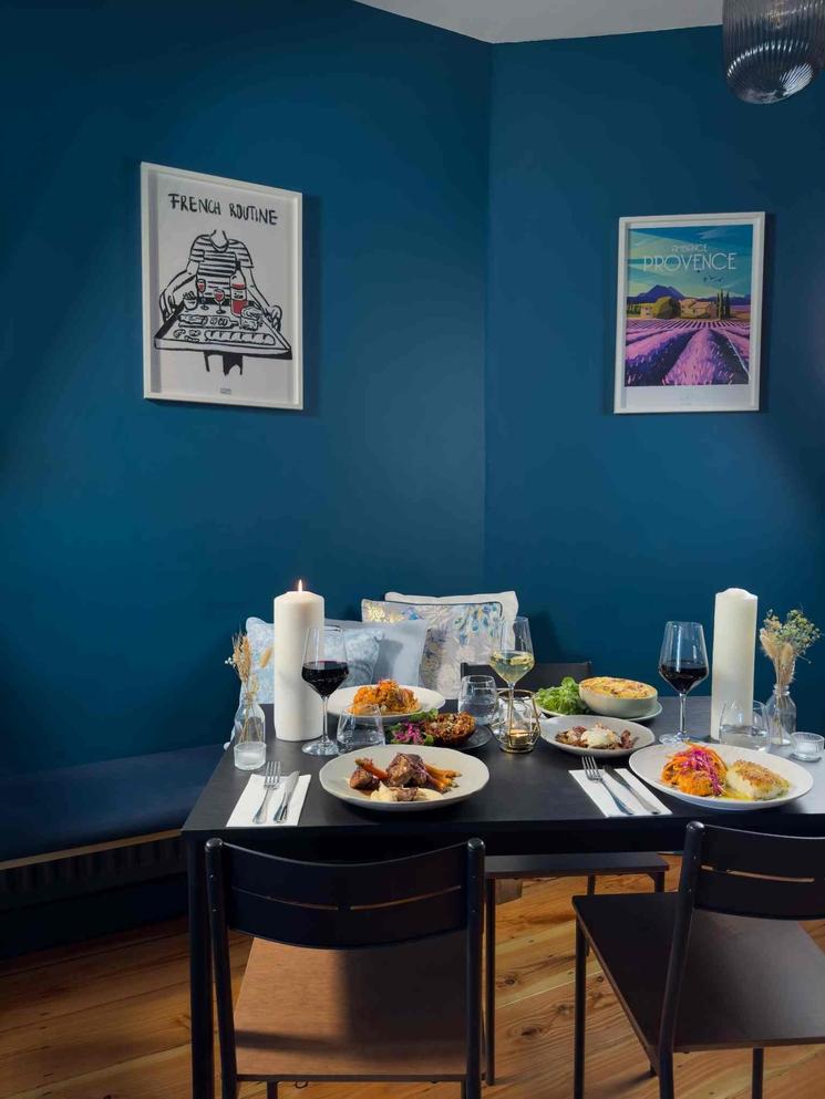 table chez Excuse My French