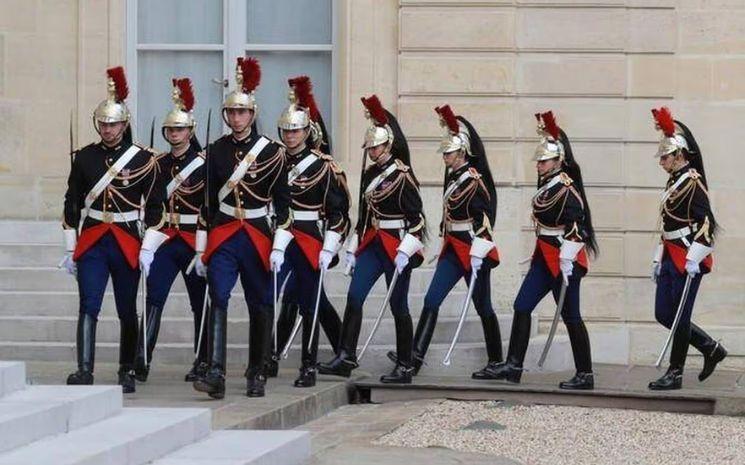 Garde royale à l'Élysée