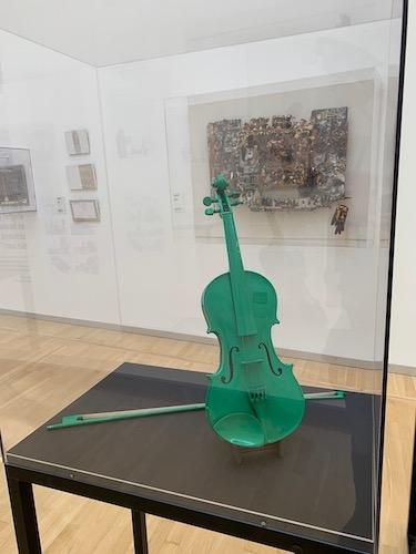 Green violin Henning Chrsitiansen SMK