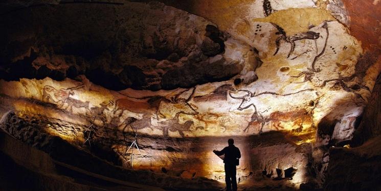 https://www.vallee-dordogne.com/grottes-et-gouffres/grotte-de-lascaux