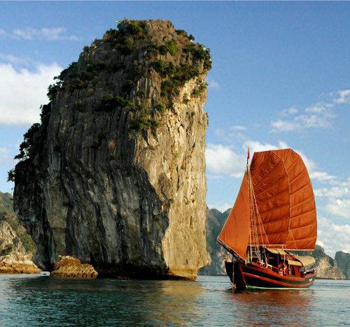 halong bay cruise amour junk