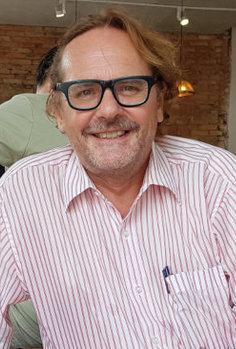 Hervé Fayet à la rédaction du Courrier du Vietnam