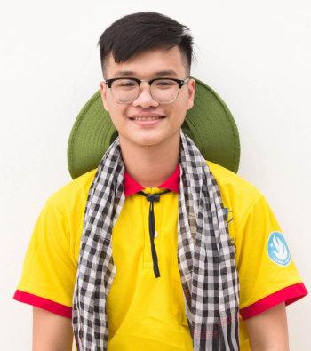 Hiêu Tông Quang est un étudiant et également moto taxi Grab